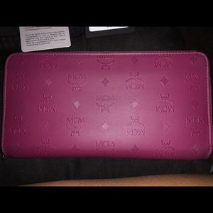 ❌FINAL PRICE DROP❌ 100% Authentic MCM wallet